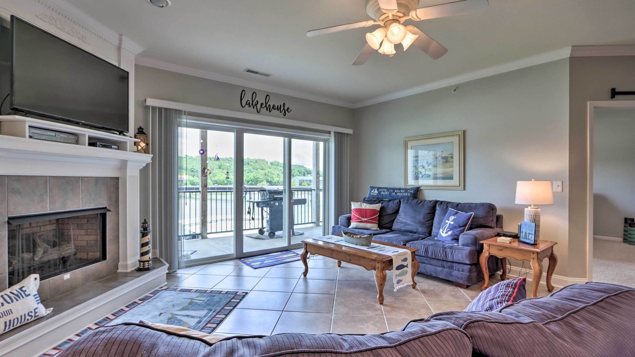 Photo of Livingroom in Camdenton