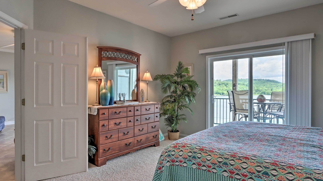Photo of Bedroom in Camdenton
