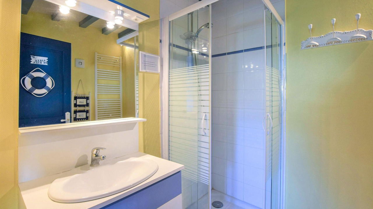 Photo of Bathroom in Luneray