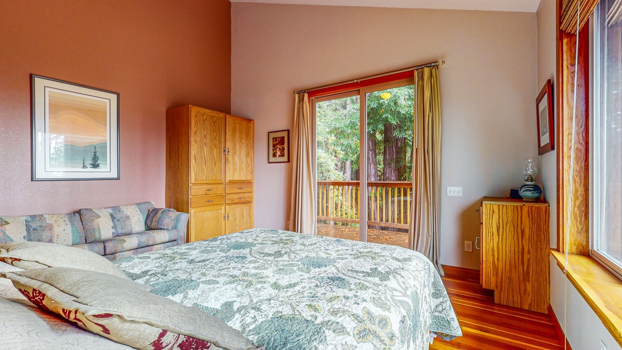 Photo of Bedroom in Timber Cove