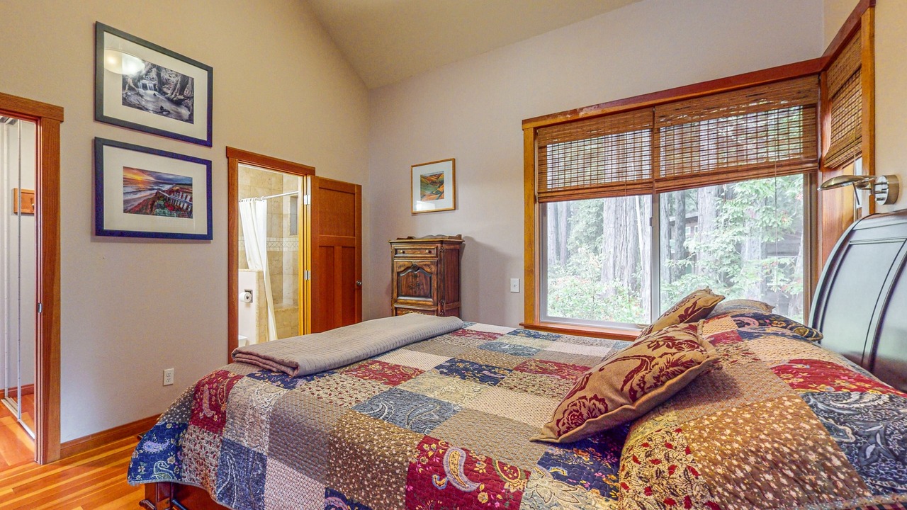 Photo of Bedroom in Timber Cove