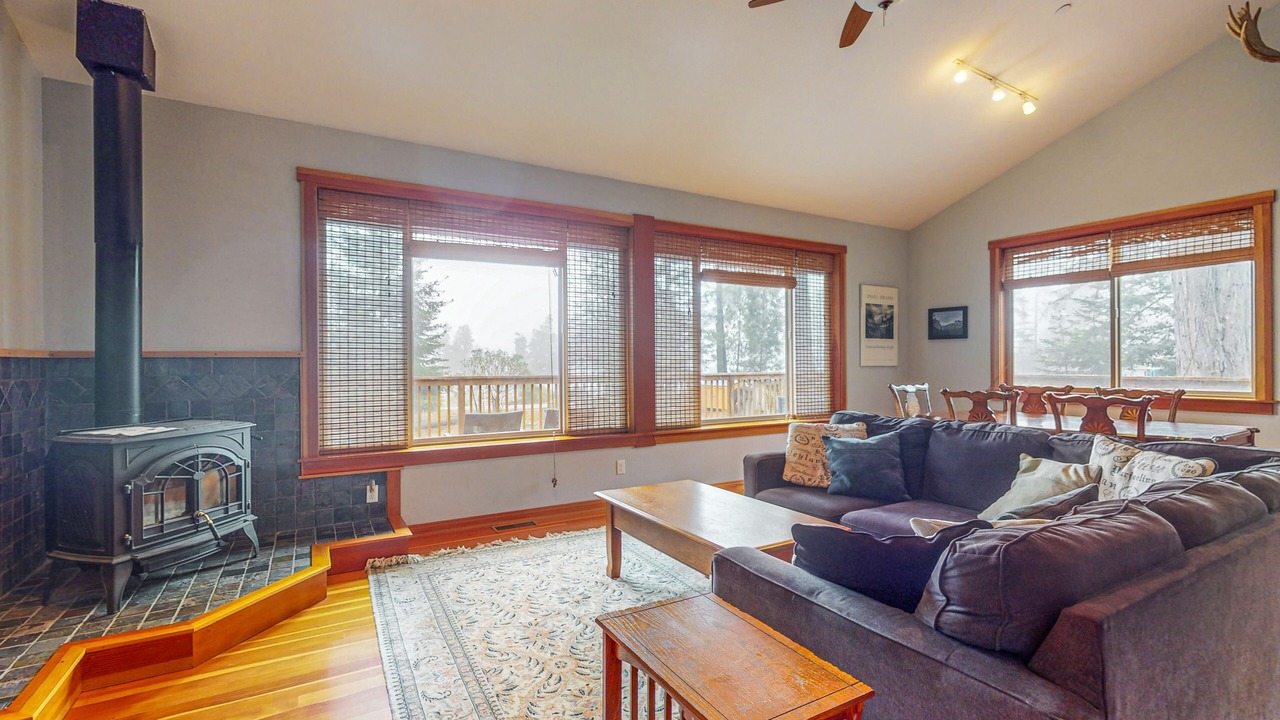Photo of Livingroom in Timber Cove