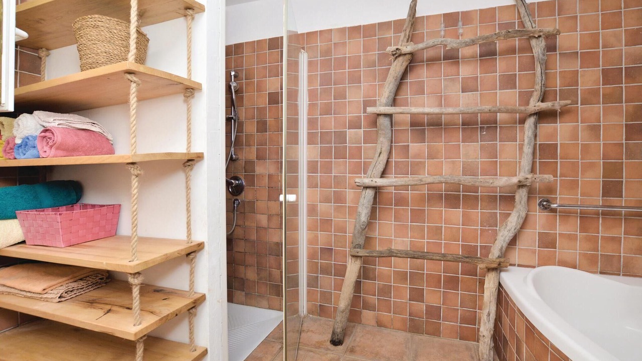 Photo of Bathroom in Sisco