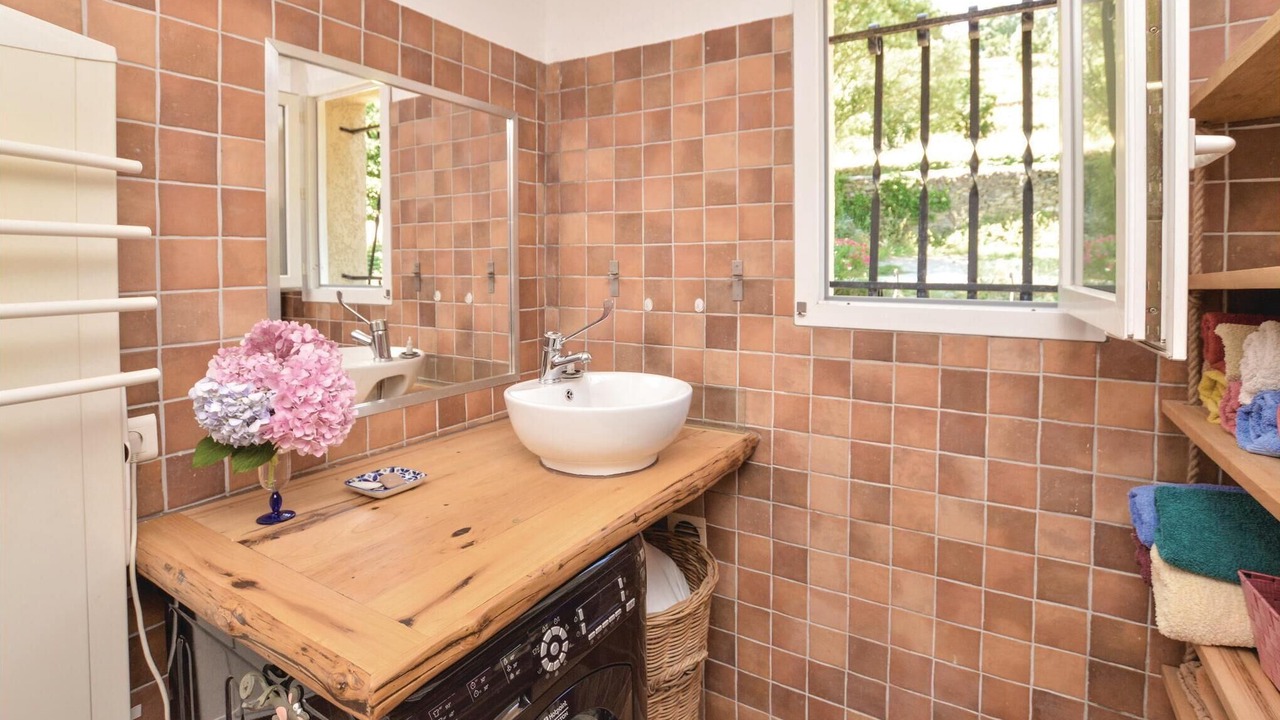 Photo of Bathroom in Sisco