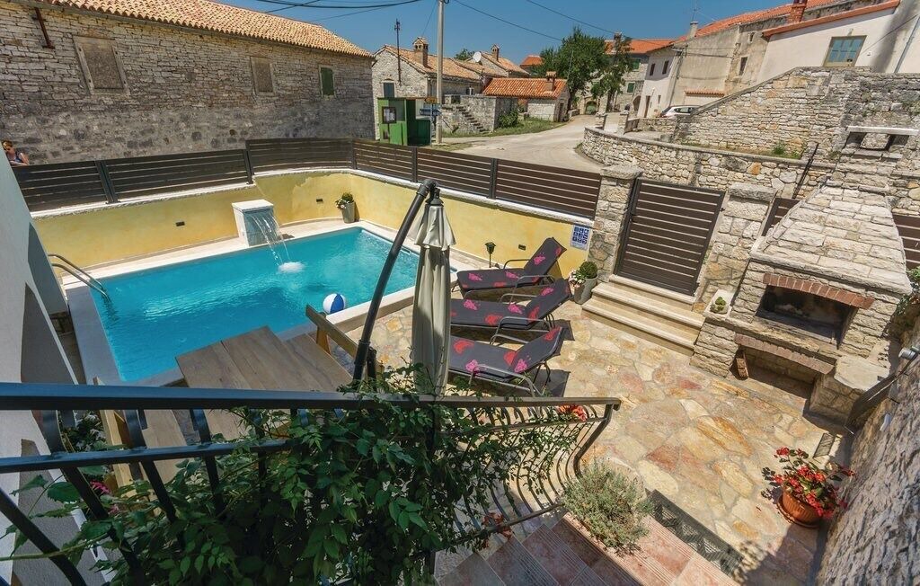 Photo of Outdoor in Mrgani