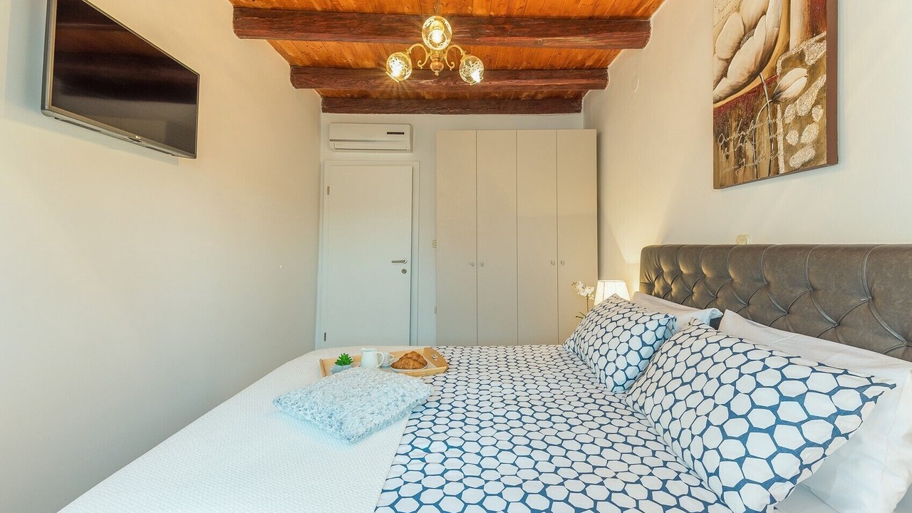Photo of Bedroom in Mrgani