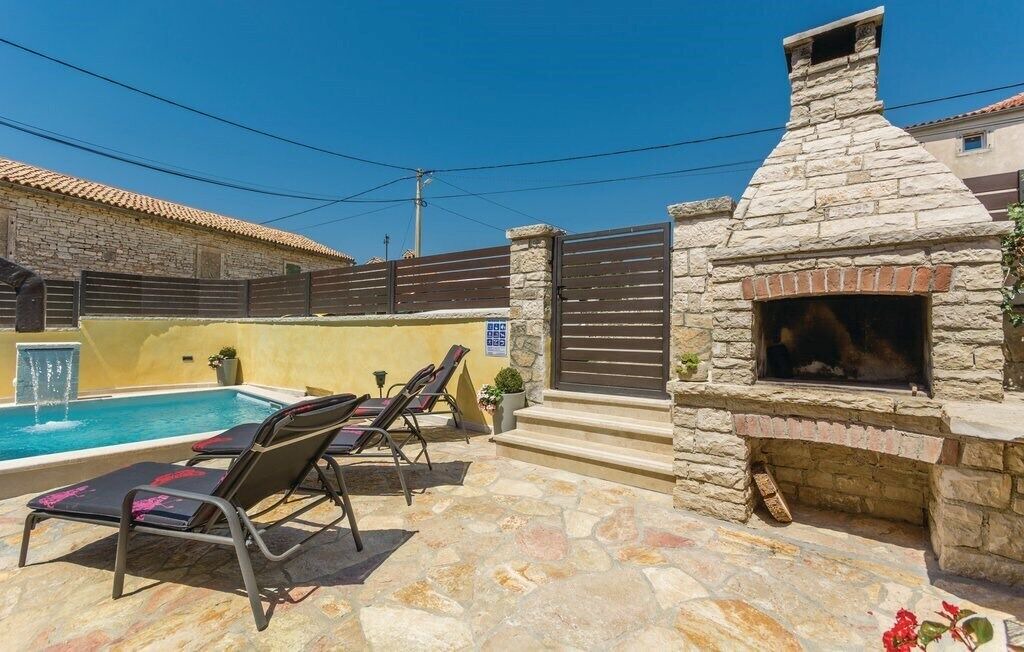 Photo of Outdoor in Mrgani