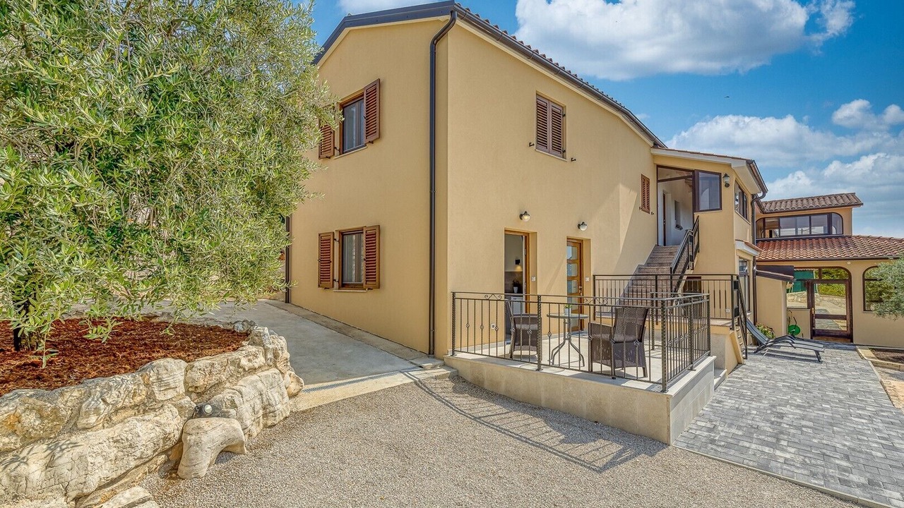 Photo of Outdoor in Musalez