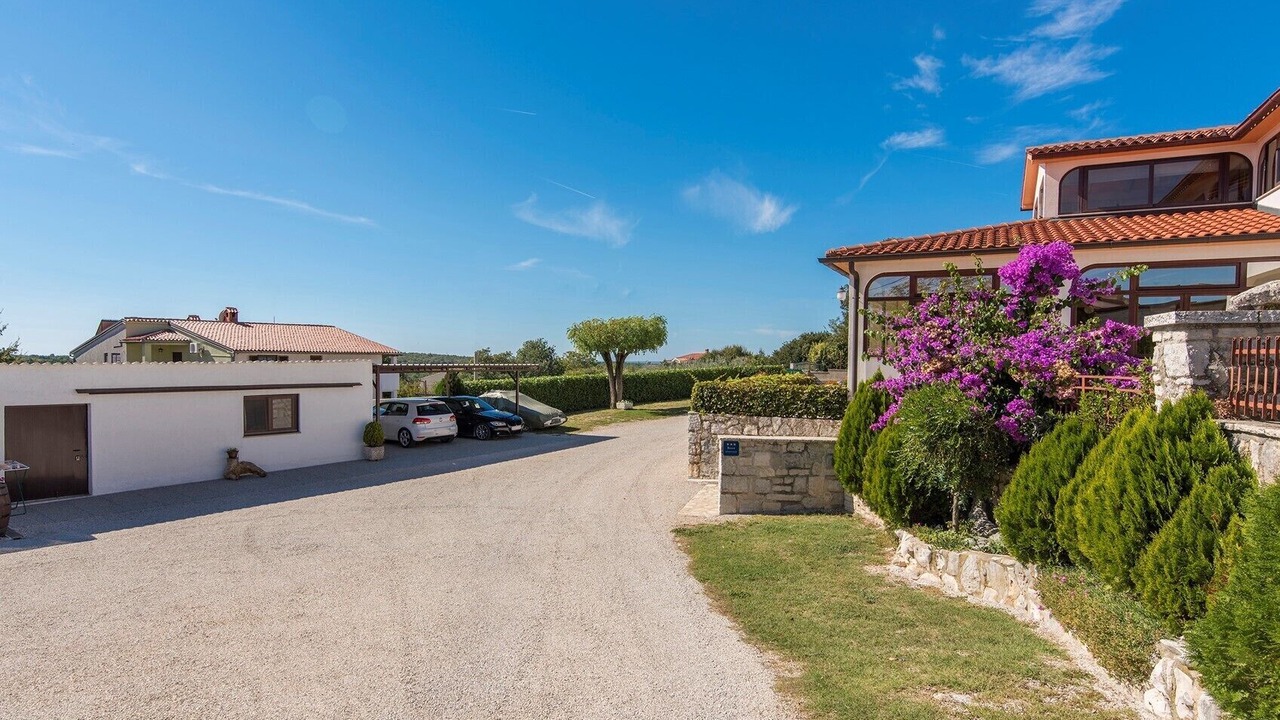 Photo of Outdoor in Musalez