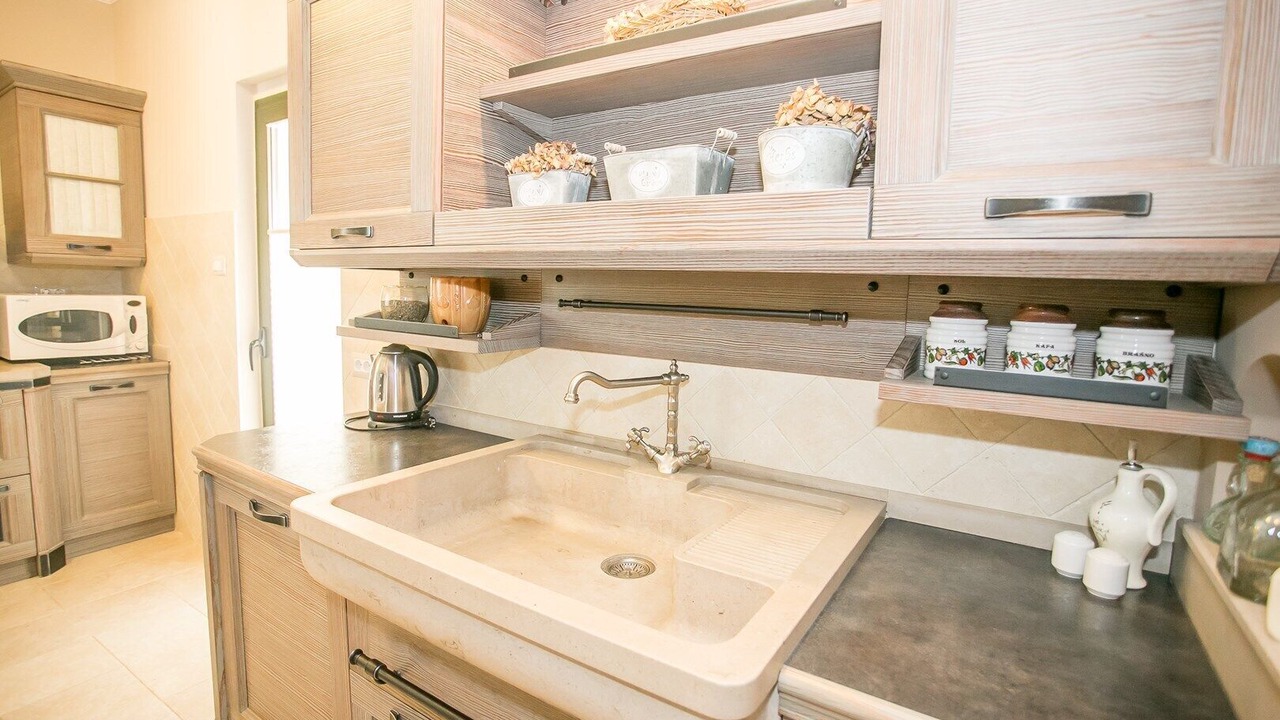 Photo of Kitchen in Tar
