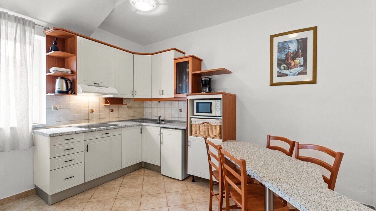 Photo of Kitchen in Tar