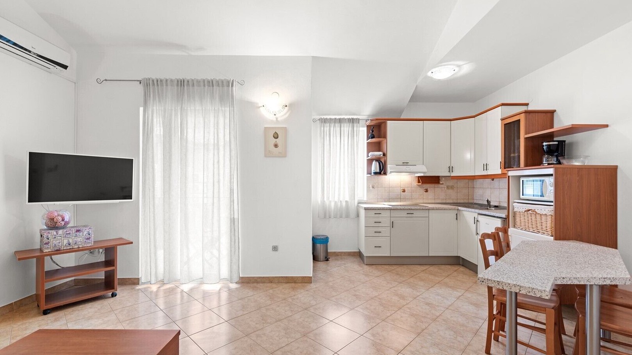 Photo of Kitchen in Tar