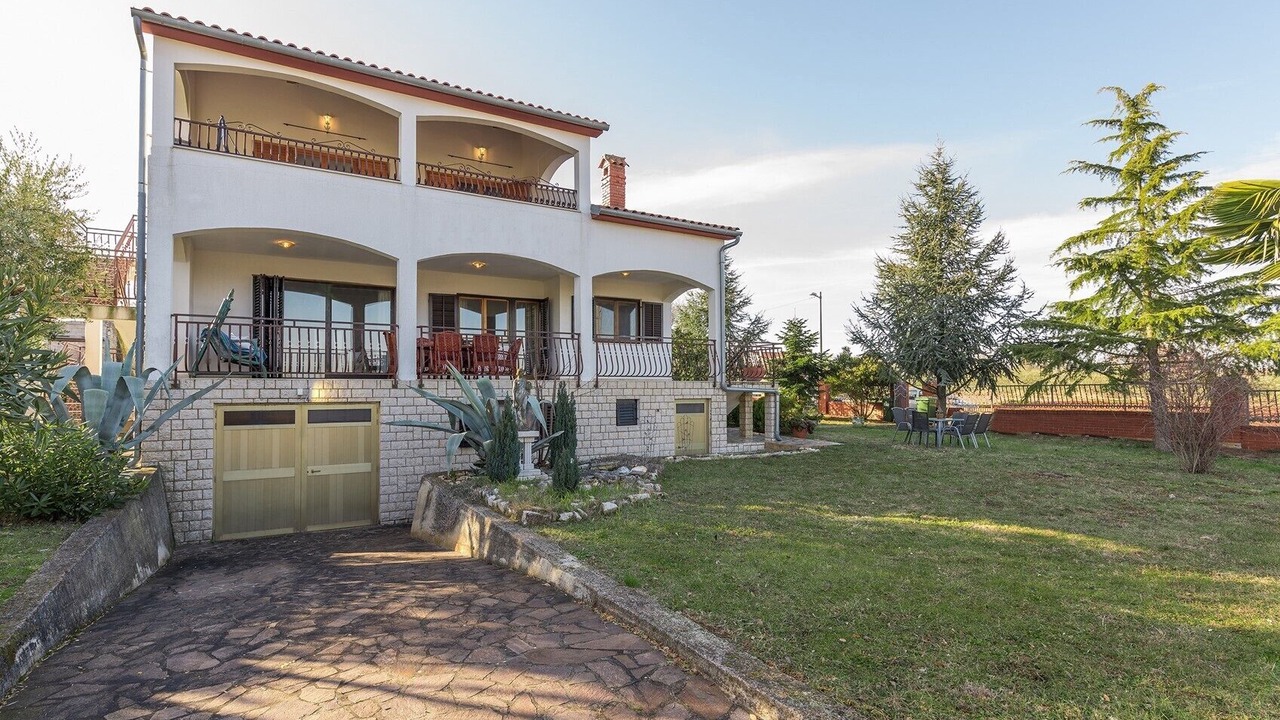 Photo of Outdoor in Musalez