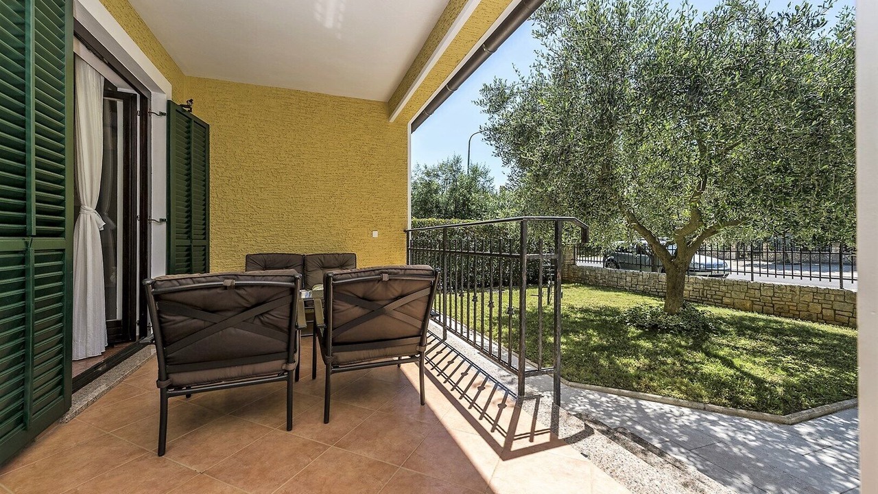 Photo of Patio Balcony in Kadumi