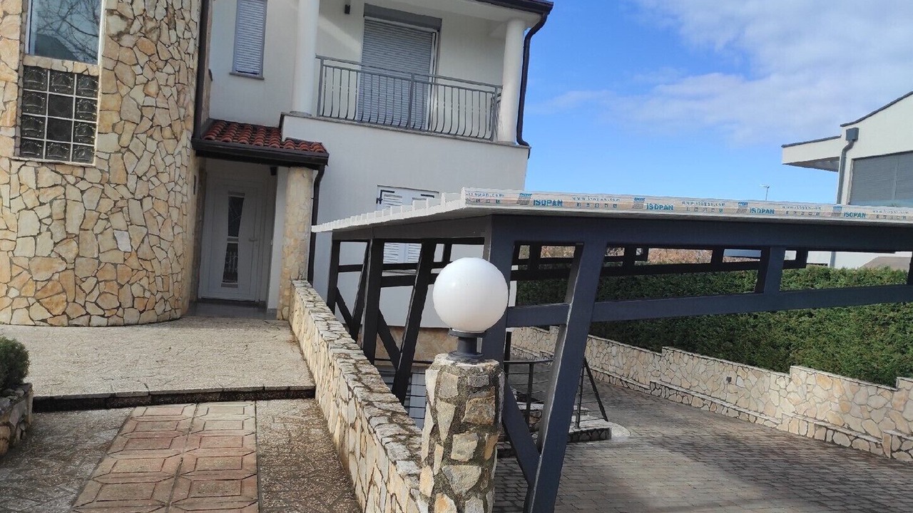 Photo of Patio Balcony in Mali Maj