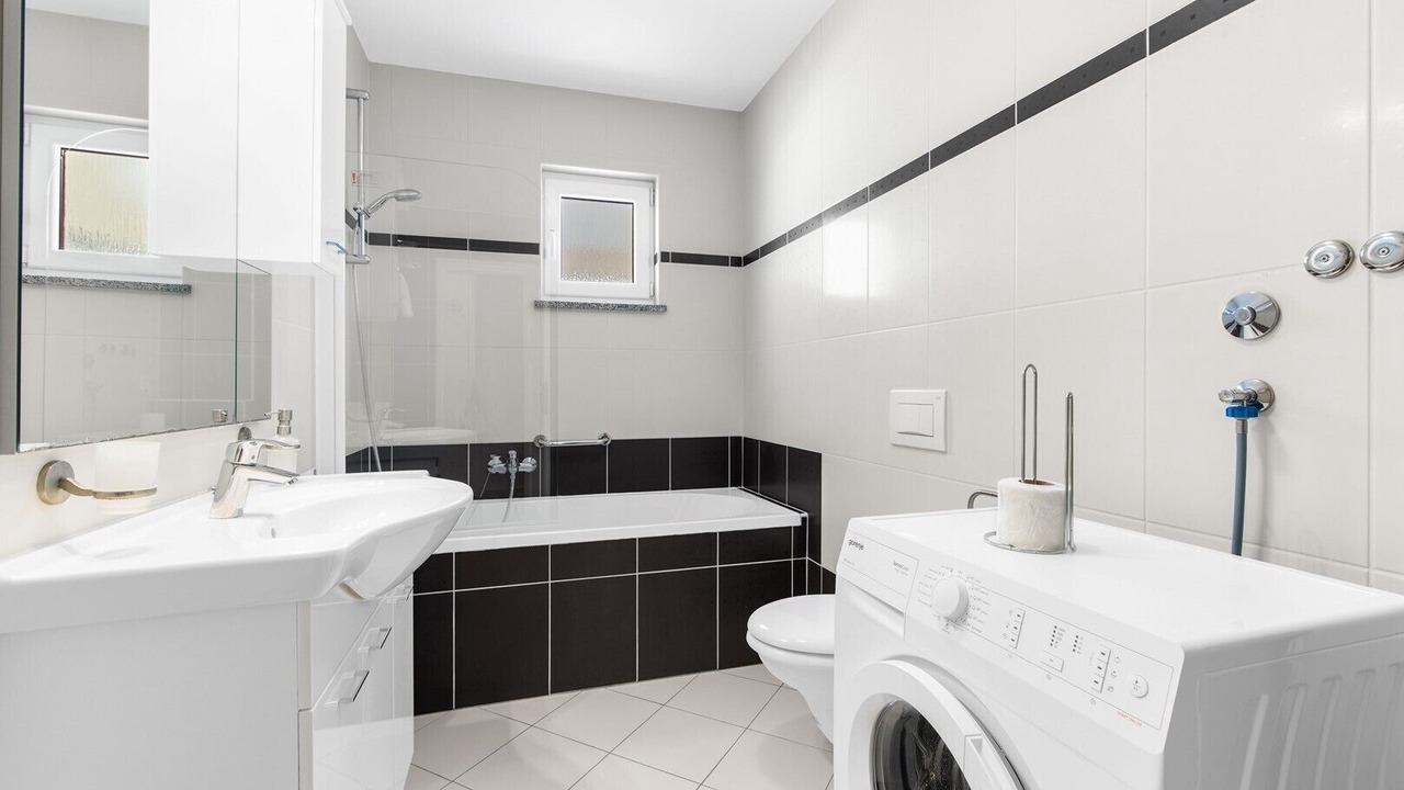 Photo of Bathroom in Mali Maj