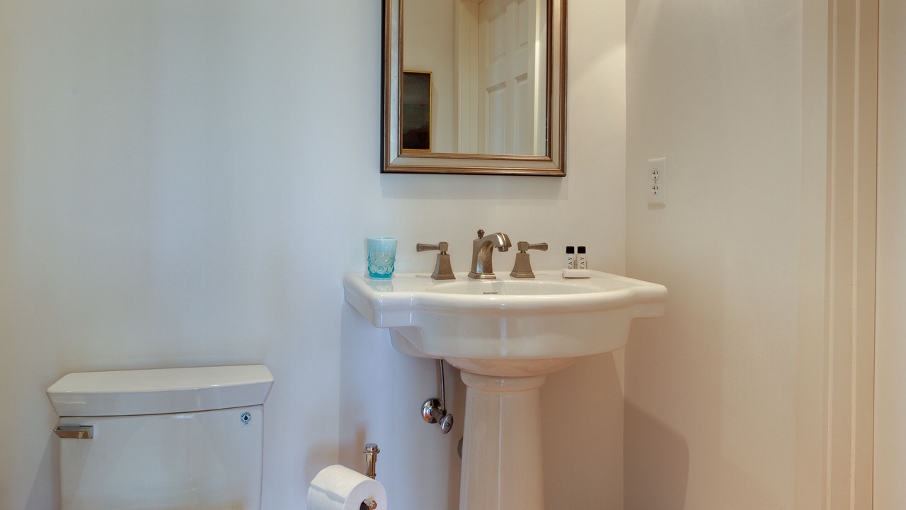 Photo of Bathroom in Cobham