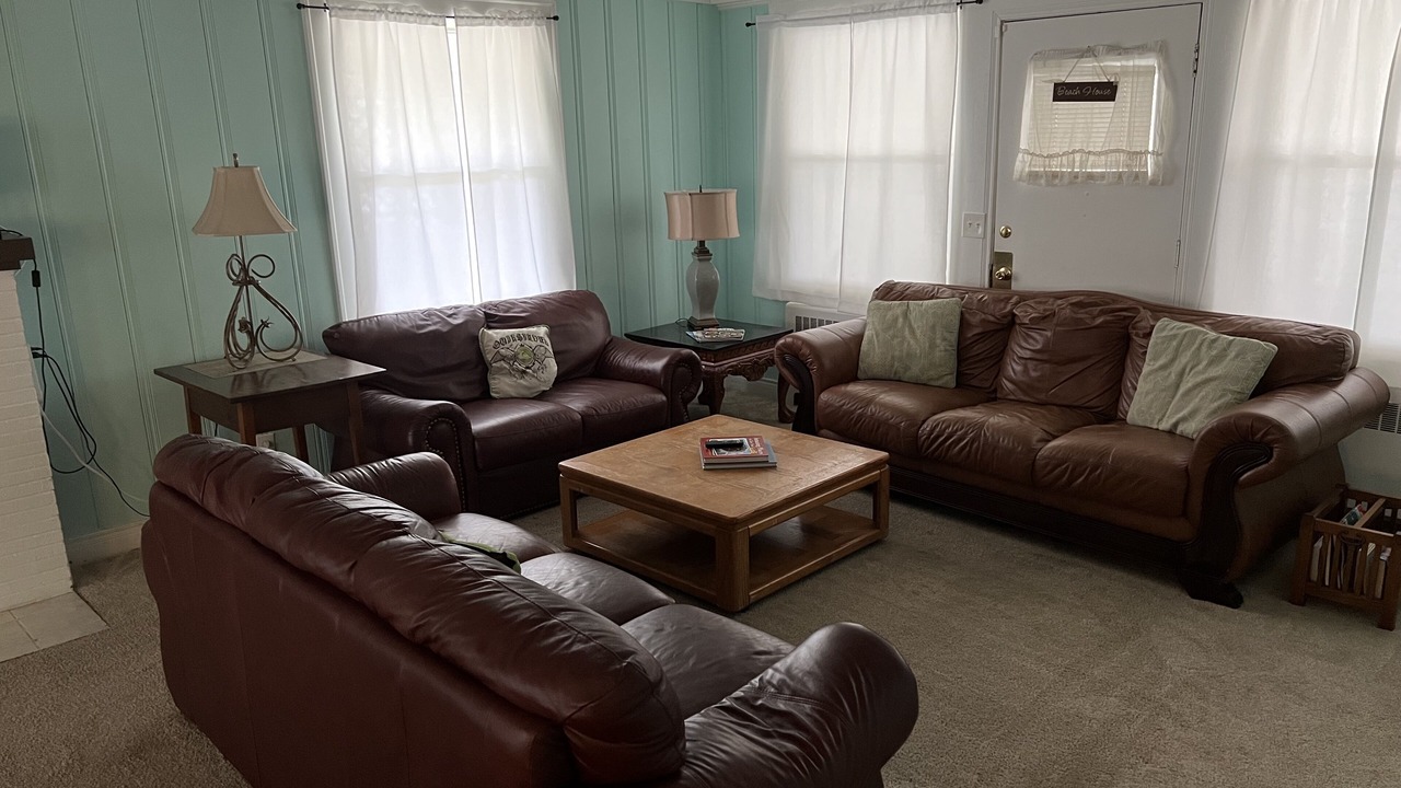 Photo of Livingroom in Willoughby Spit