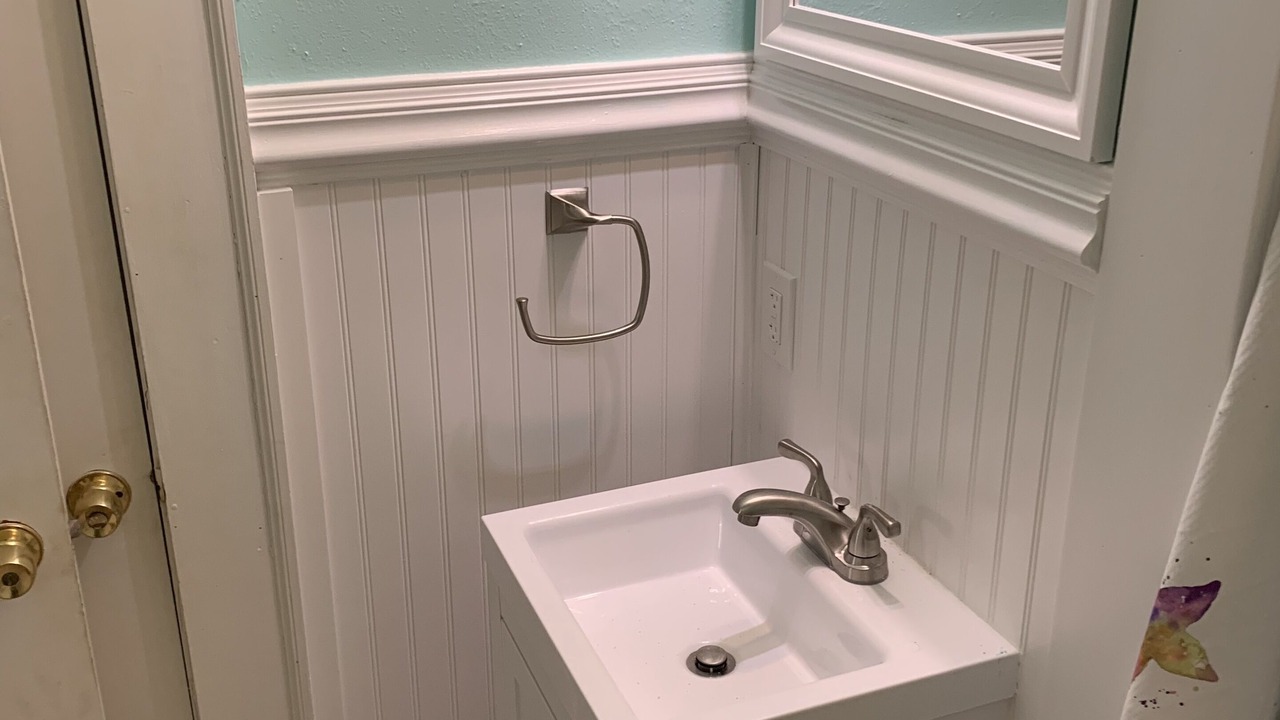 Photo of Bathroom in Willoughby Spit