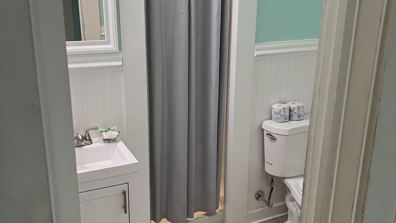 Photo of Bathroom in Willoughby Spit