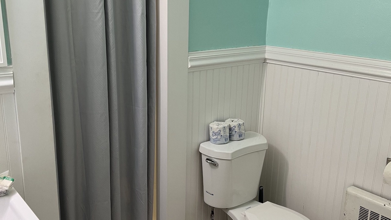 Photo of Bathroom in Willoughby Spit