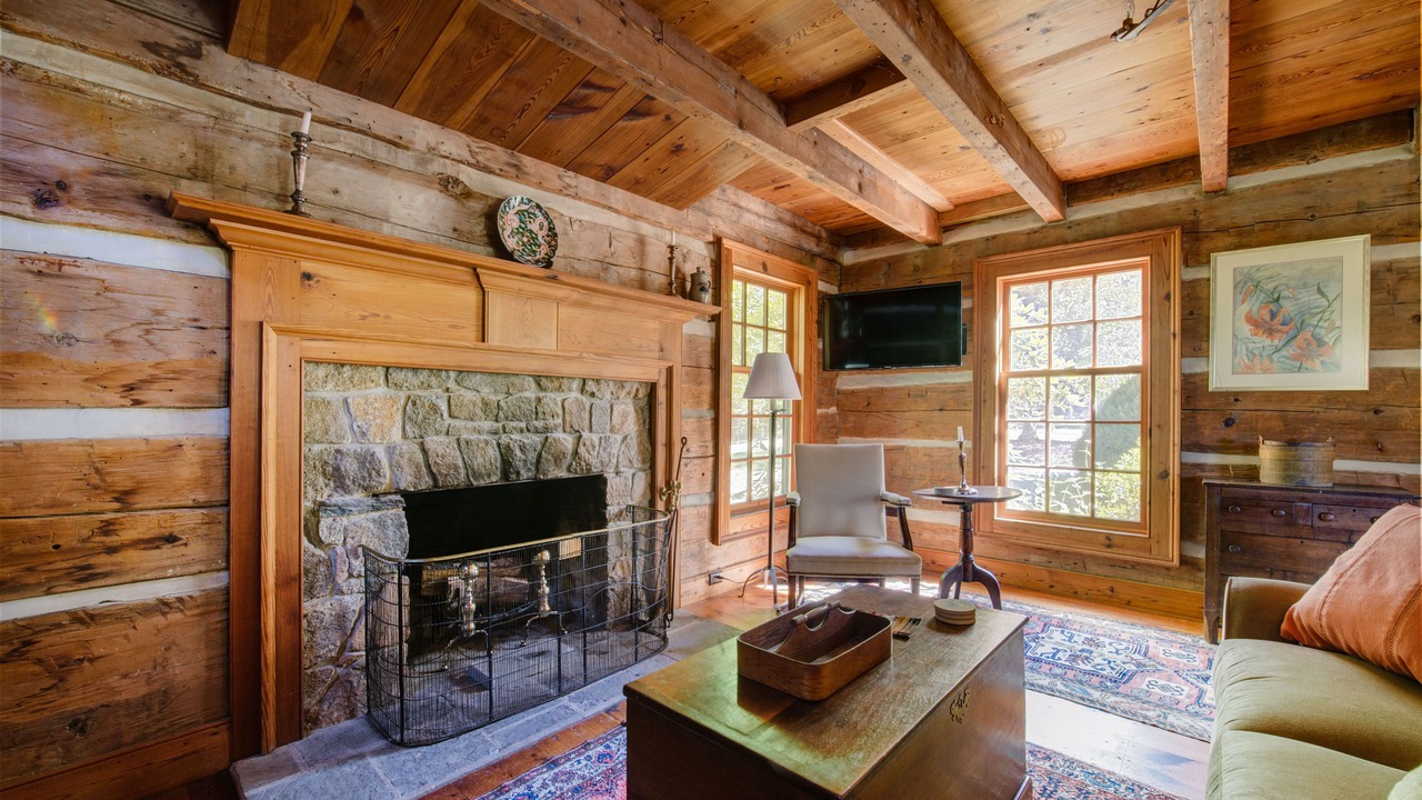 Photo of Livingroom in Earlysville