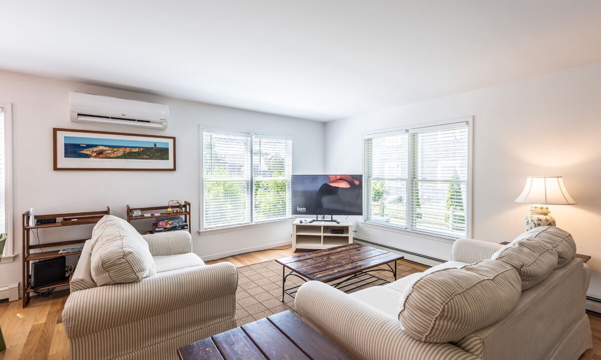 Photo of Livingroom in Oak Bluffs