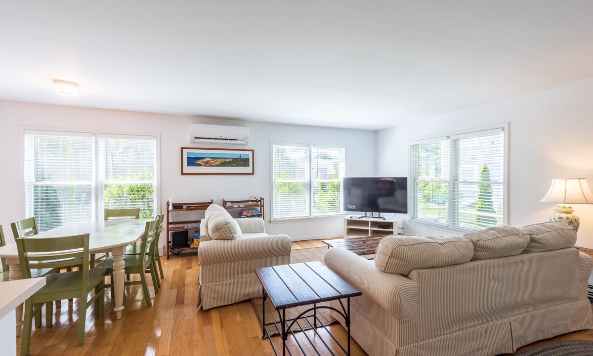 Photo of Livingroom in Oak Bluffs