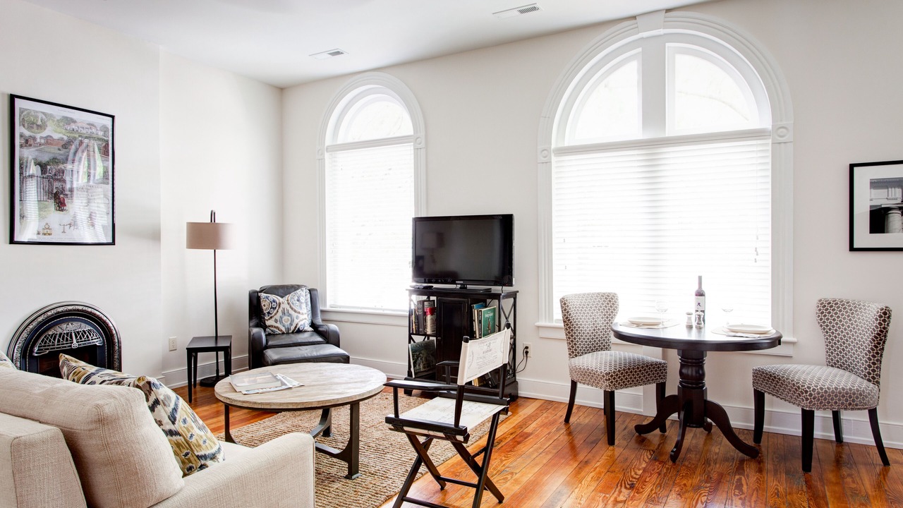 Photo of Livingroom in North Downtown