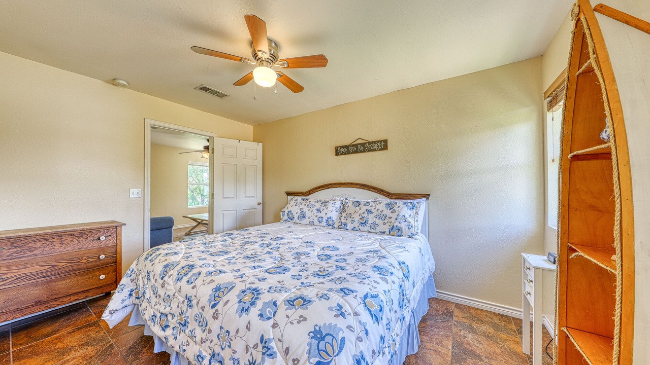 Photo of Bedroom in Buchanan Dam