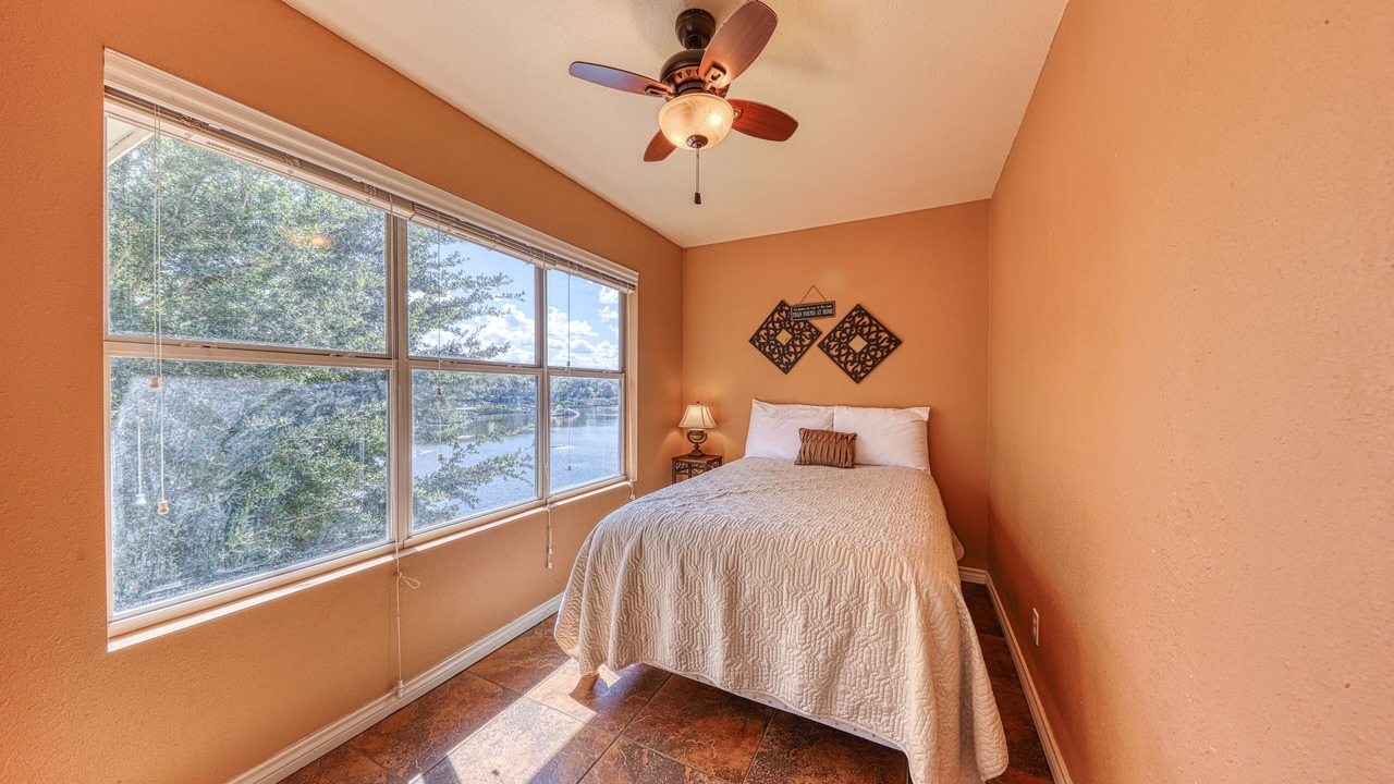 Photo of Bedroom in Buchanan Dam