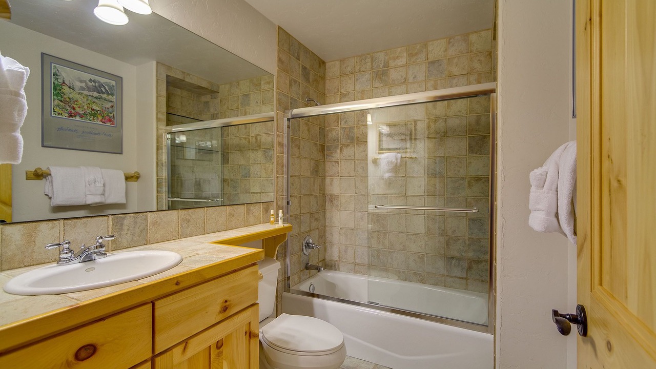 Photo of Bathroom in Boulder Ridge