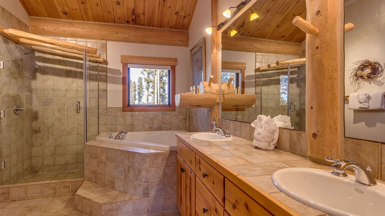 Photo of Bathroom in Boulder Ridge