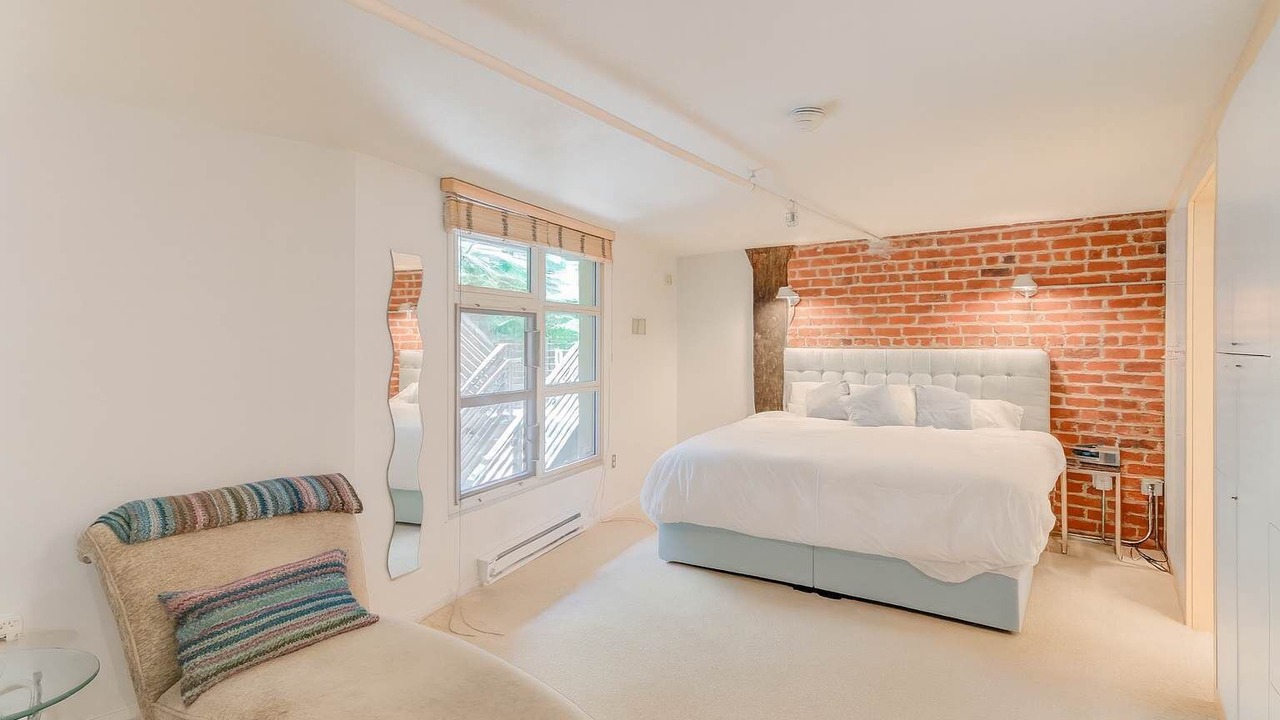 Photo of Bedroom in Rincon Hill