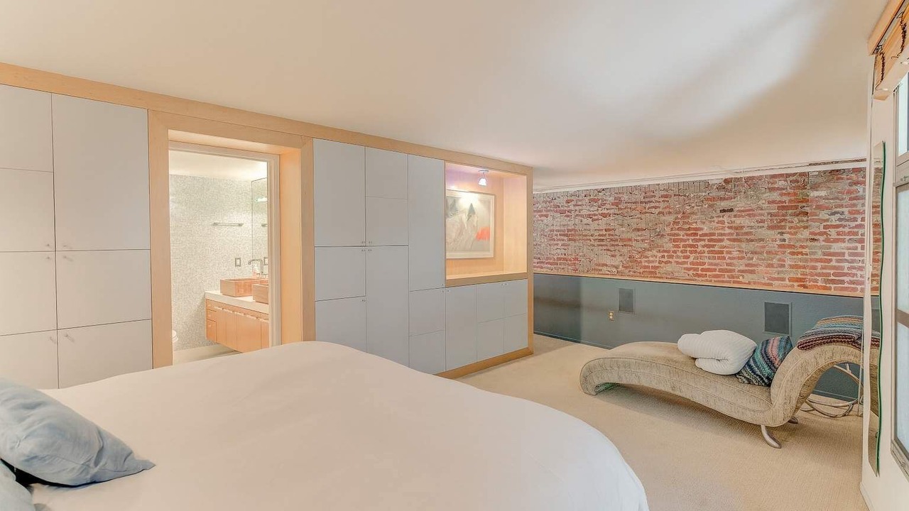 Photo of Bedroom in Rincon Hill