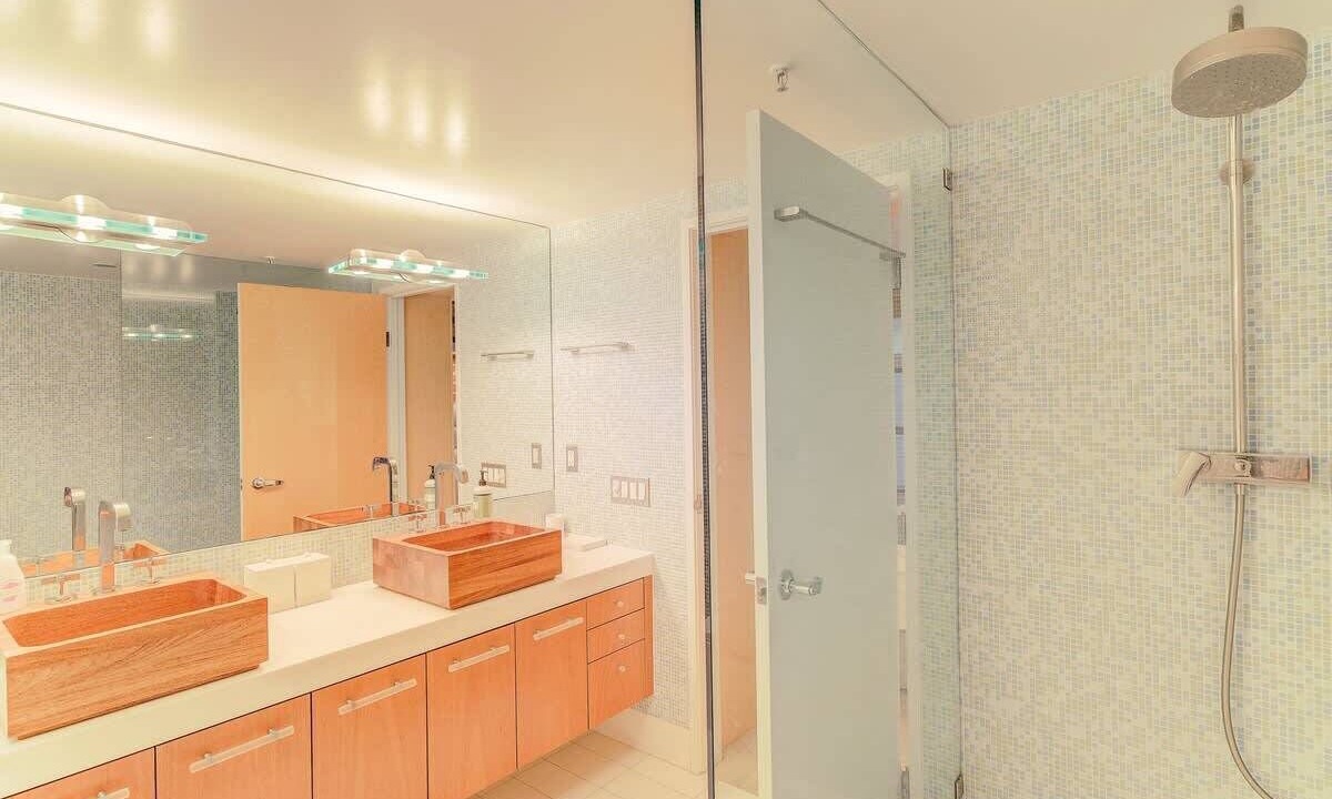 Photo of Bathroom in Rincon Hill