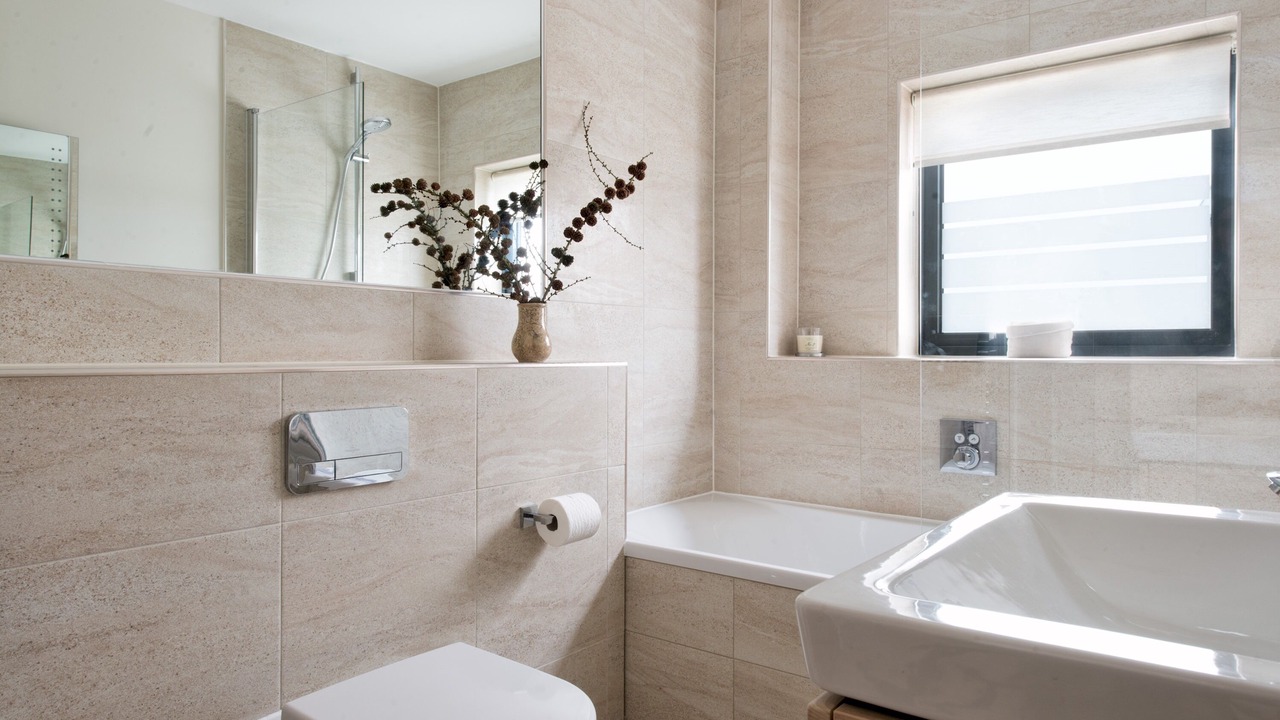 Photo of Bathroom in Holworth