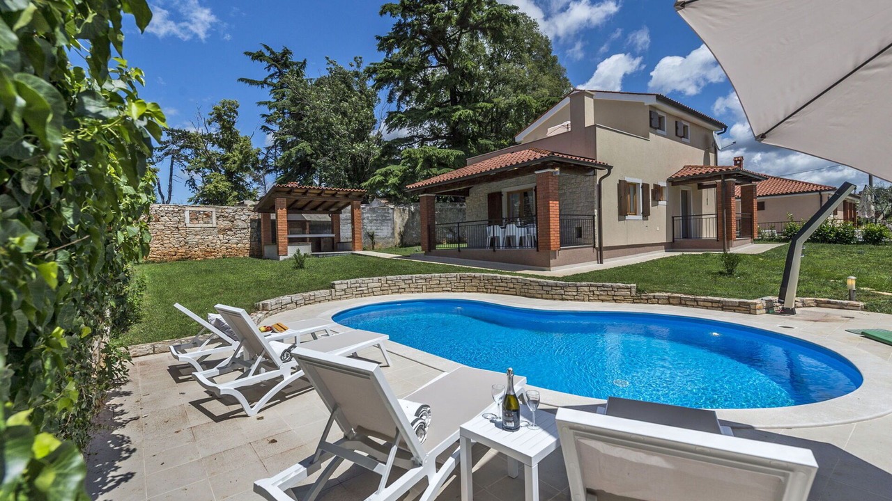 Photo of Outdoor in Farini