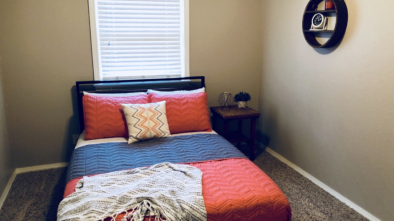 Photo of Bedroom in Broken Arrow