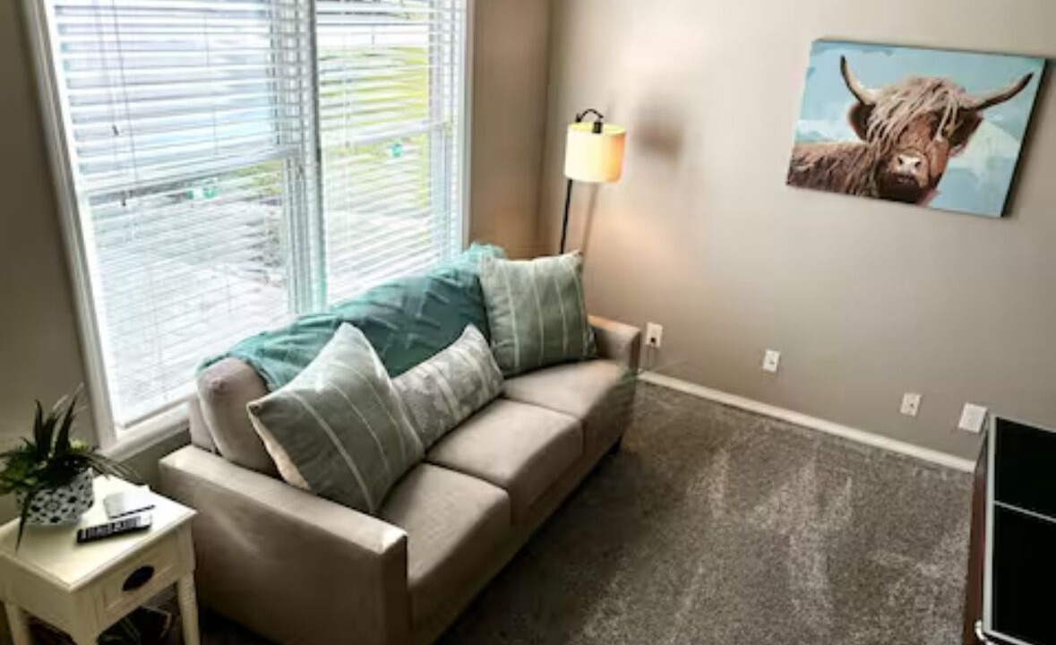 Photo of Livingroom in Broken Arrow