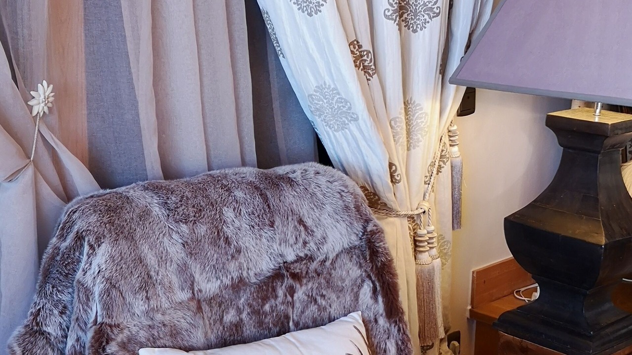 Photo of Others in Demi-Quartier