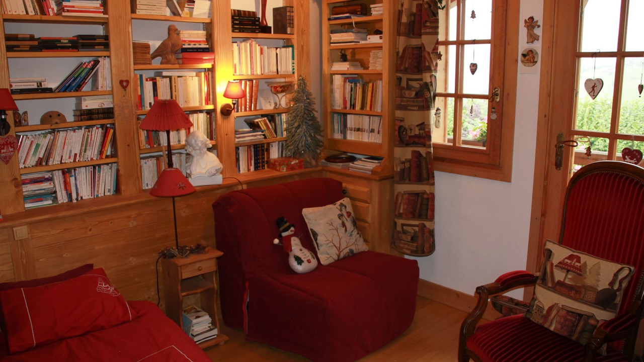 Photo of Others in Demi-Quartier