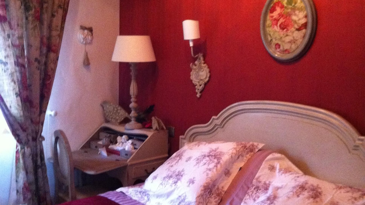 Photo of Bedroom in Demi-Quartier