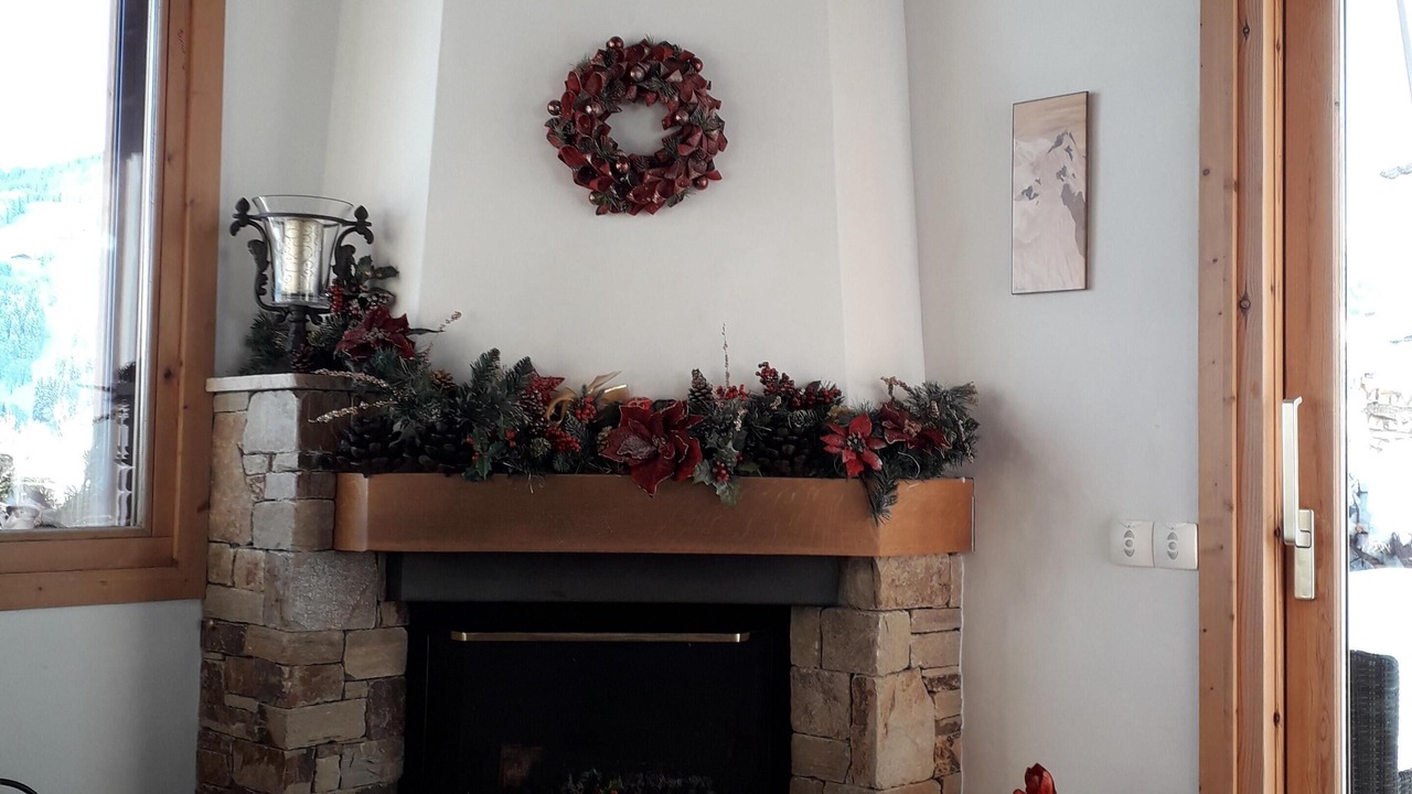 Photo of Others in Demi-Quartier