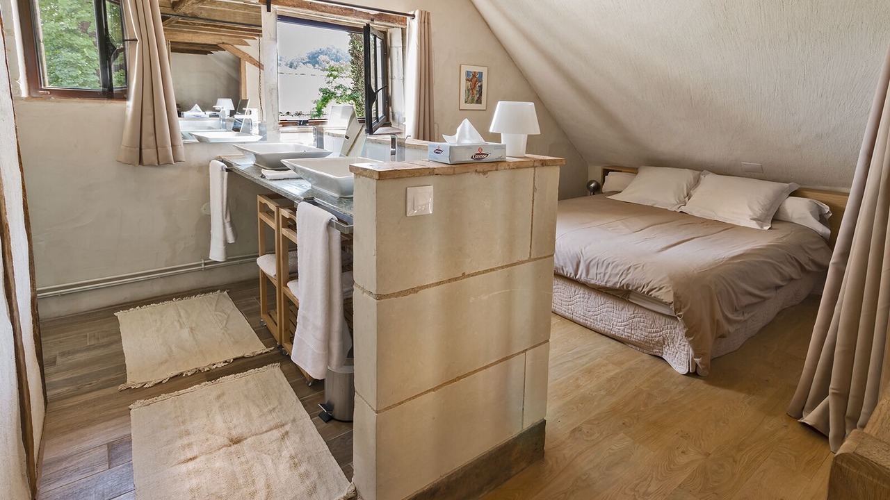 Photo of Bedroom in Cravant-les-Coteaux