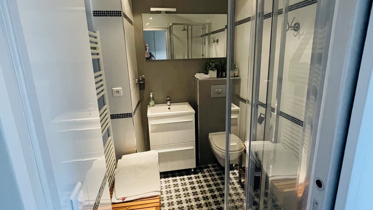 Photo of Bathroom in Charonne