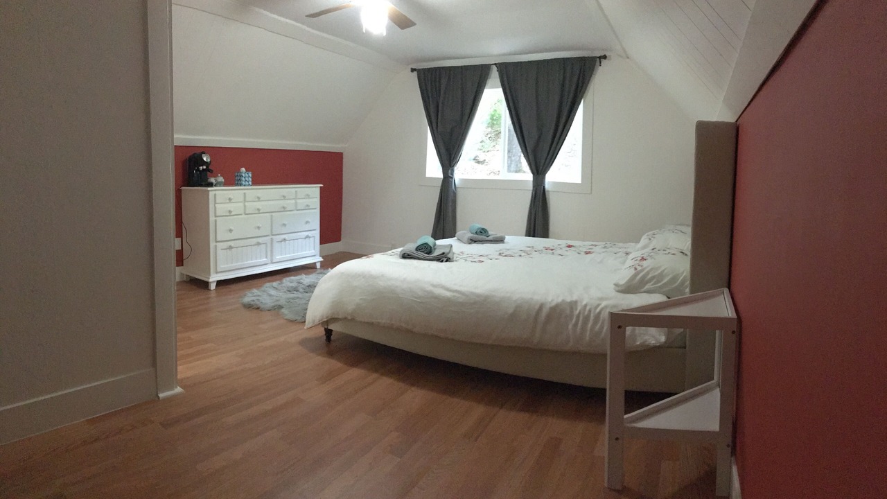 Photo of Bedroom in Dunsmuir