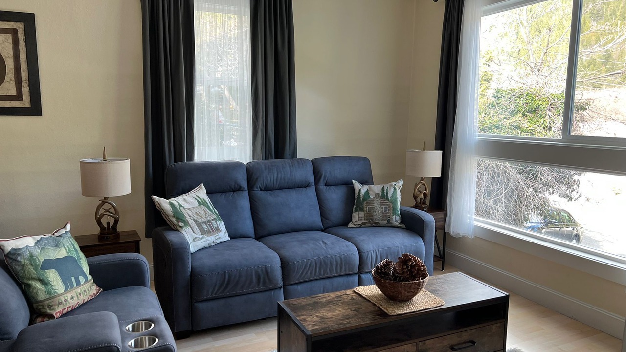 Photo of Livingroom in Dunsmuir