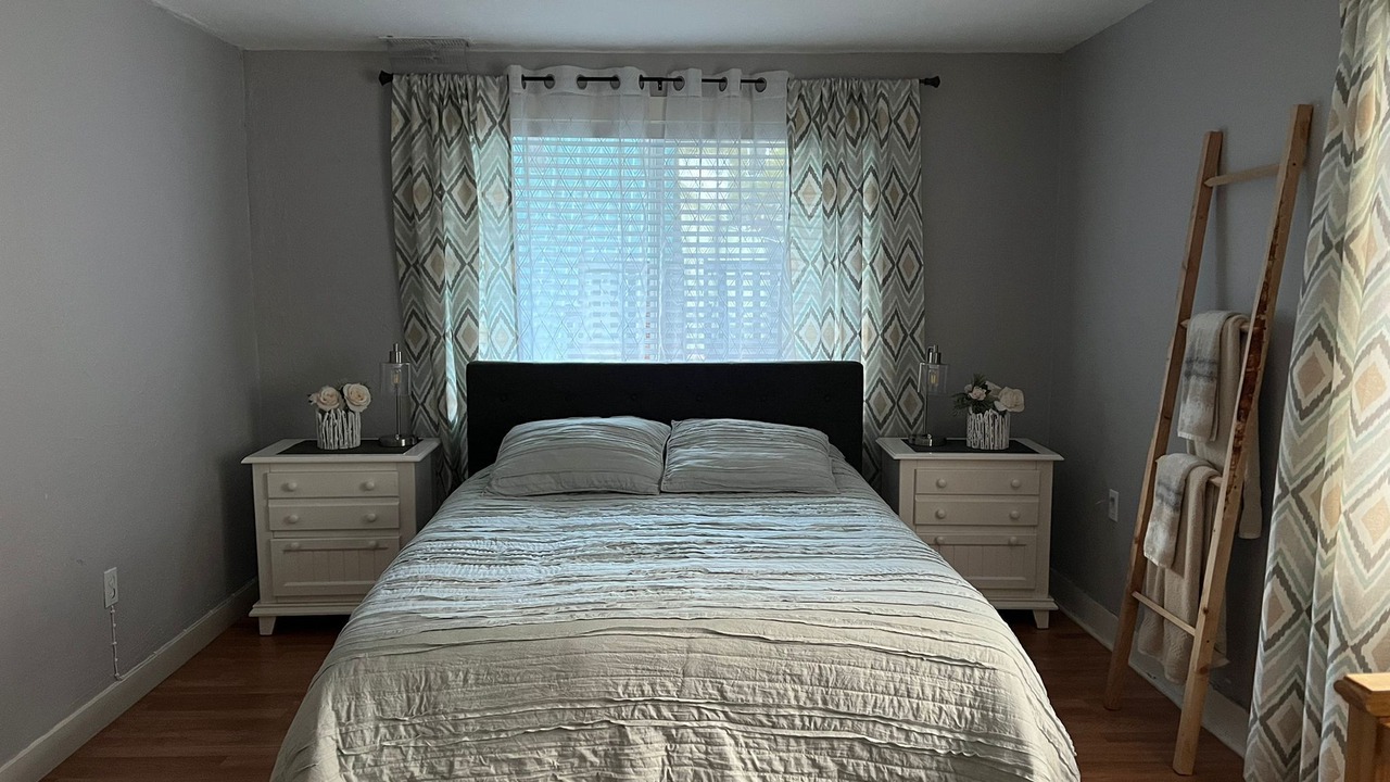Photo of Bedroom in Dunsmuir