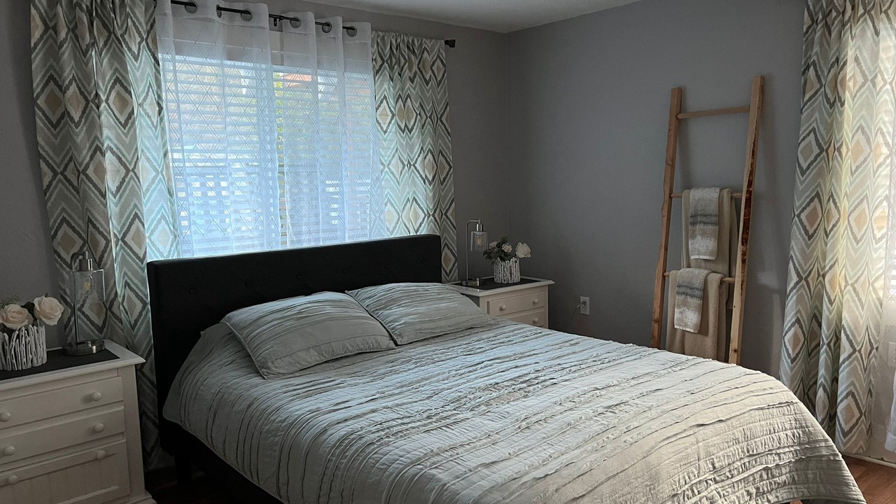 Photo of Bedroom in Dunsmuir